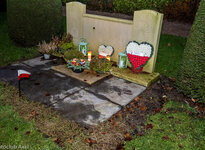 Kerstlichtjes op de Poolse graven Kerstlichtjes op de Poolse graven